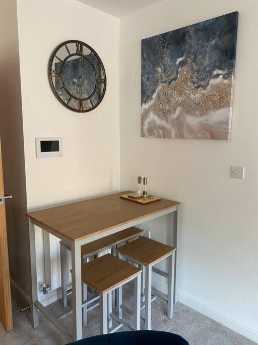 Luxury Modern 1Bed Sea View Apartment Rhôs-on-Sea Екстериор снимка
