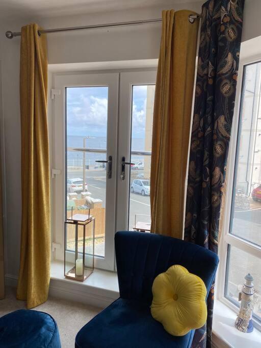 Luxury Modern 1Bed Sea View Apartment Rhôs-on-Sea Екстериор снимка