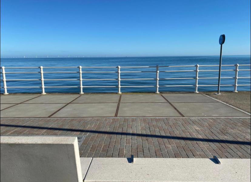 Luxury Modern 1Bed Sea View Apartment Rhôs-on-Sea Екстериор снимка